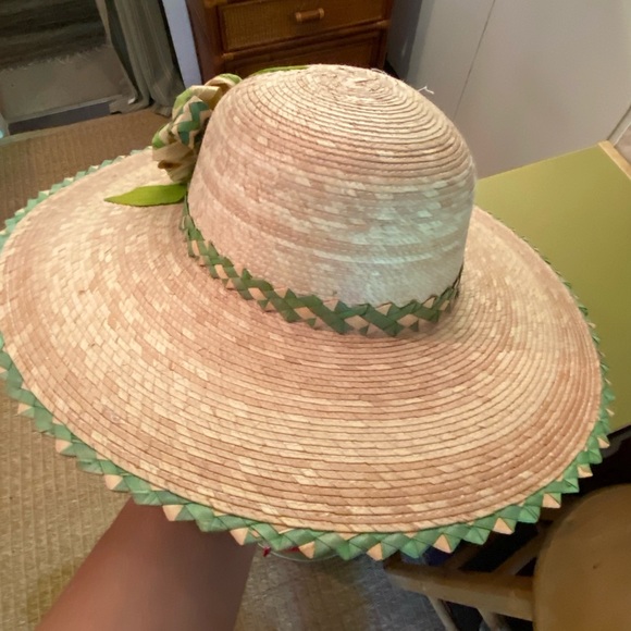 Straw hat for women - Picture 3 of 4